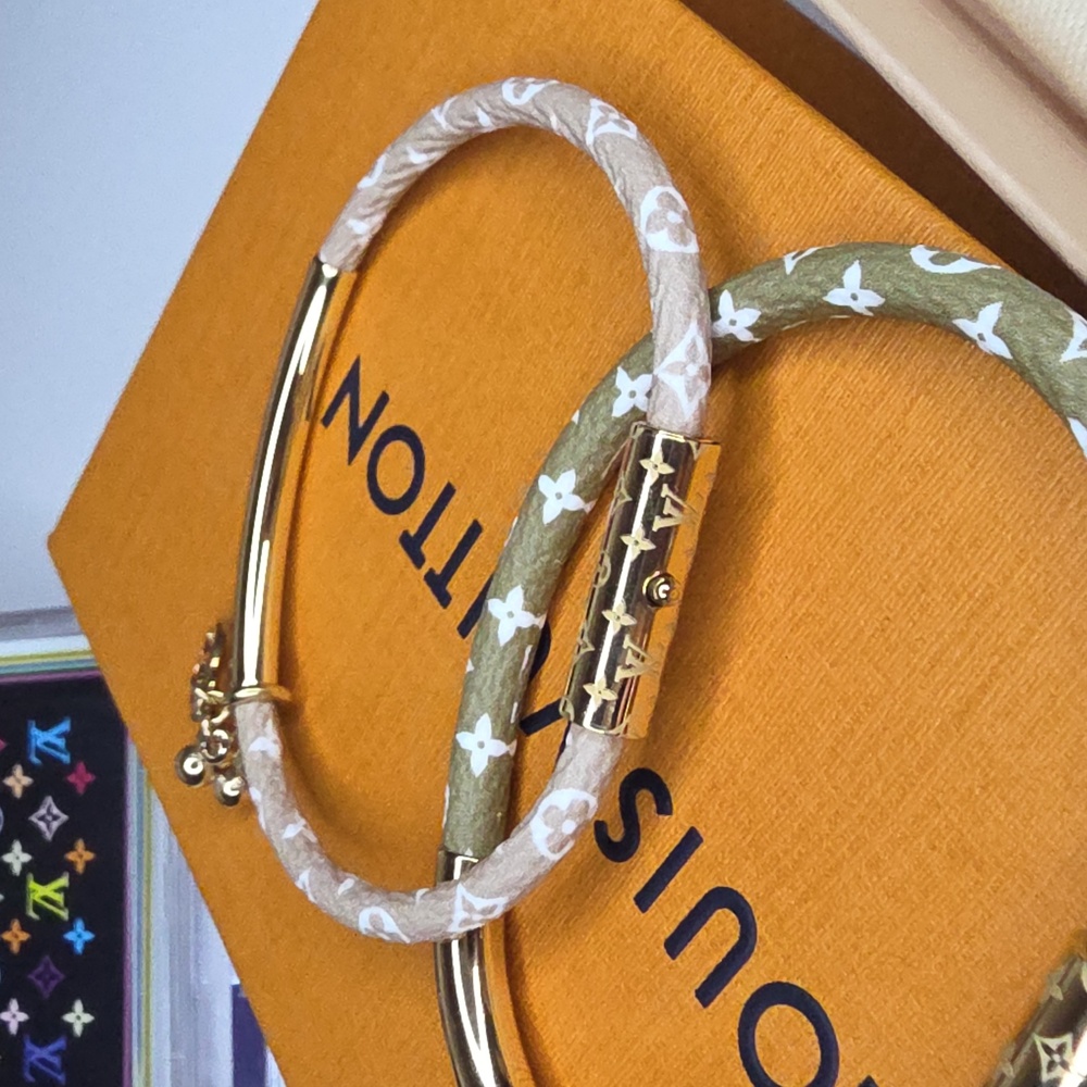 Louis Vuitton 2pc Duogram Khaki Beige Leather Bracelet Set! - Picture 3 of 12